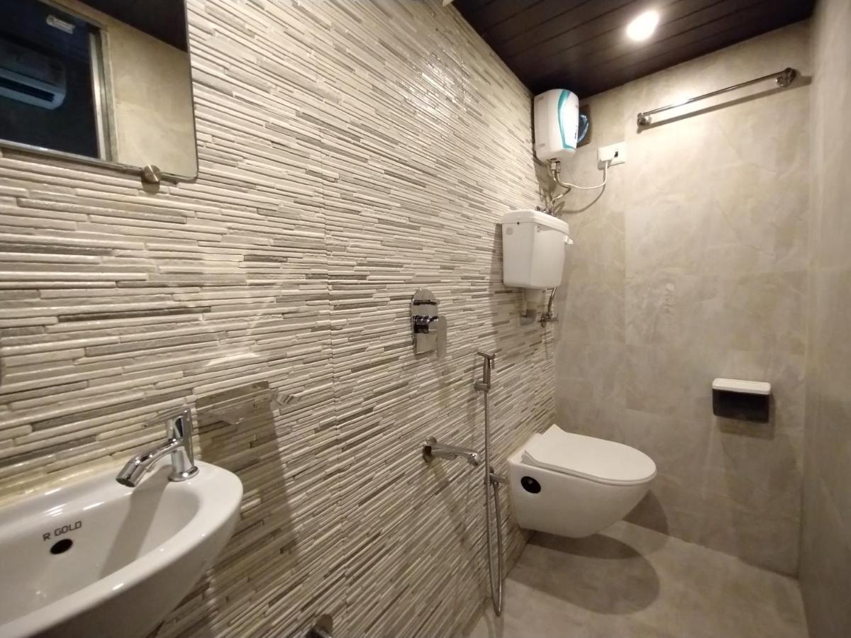 Hotel Eros - Near Airport T2 Mumbai Exterior foto